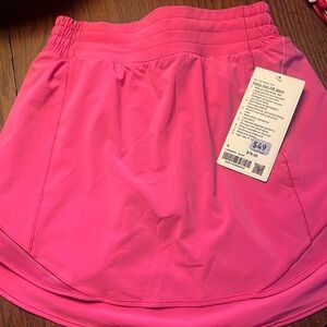 New with tags Lululemon hotty hot high-rise skirt 